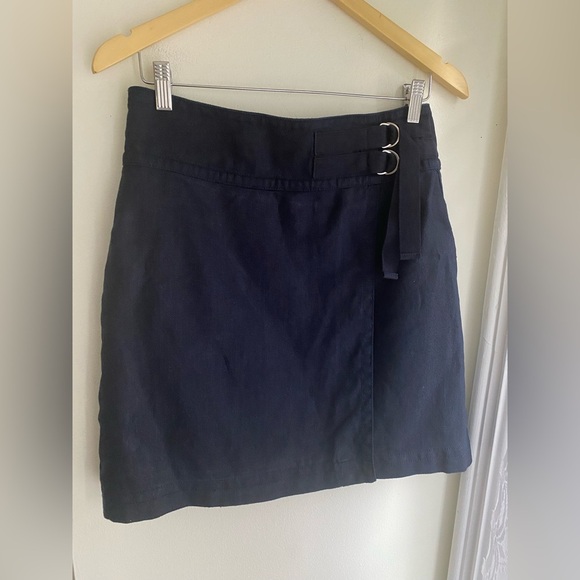 Ann Taylor A-Line Buckle Wrap Skirt Lined Size 4 Linen Blend Navy Blue Mini EUC - Picture 1 of 6
